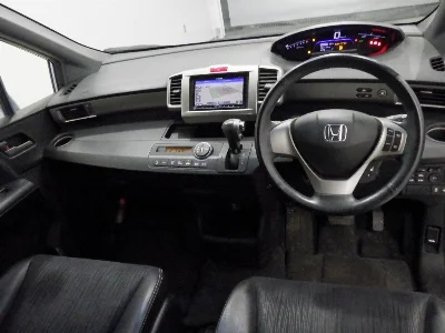 HONDA FREED SPIKE