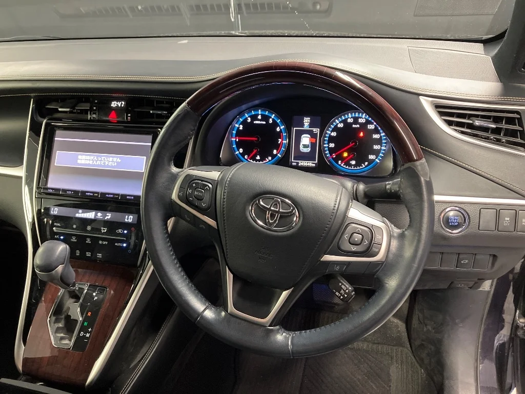 Toyota Harrier  с аукциона в Японии