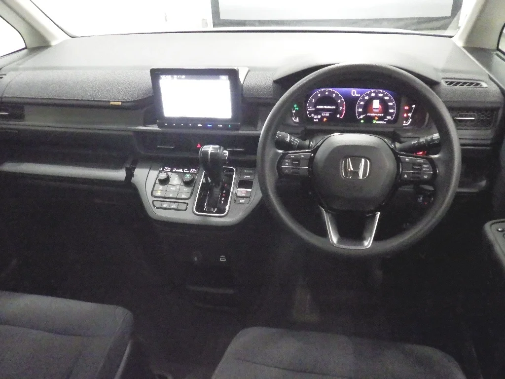 Honda Stepwgn  с аукциона в Японии