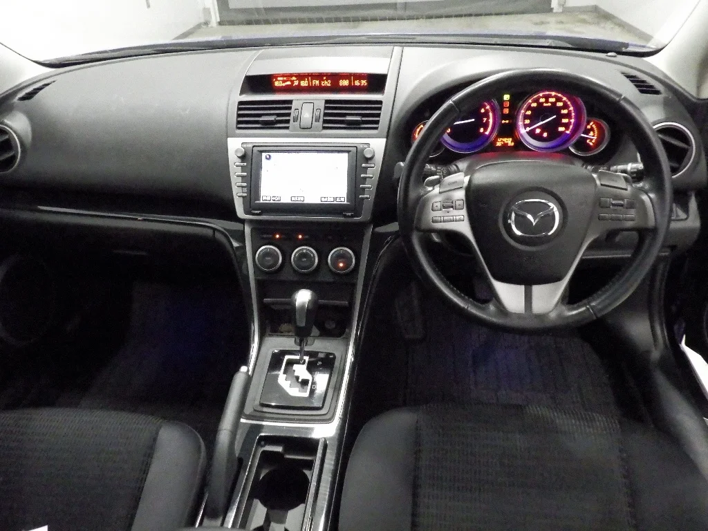 Mazda ATENZA SPORT WAGON  с аукциона в Японии
