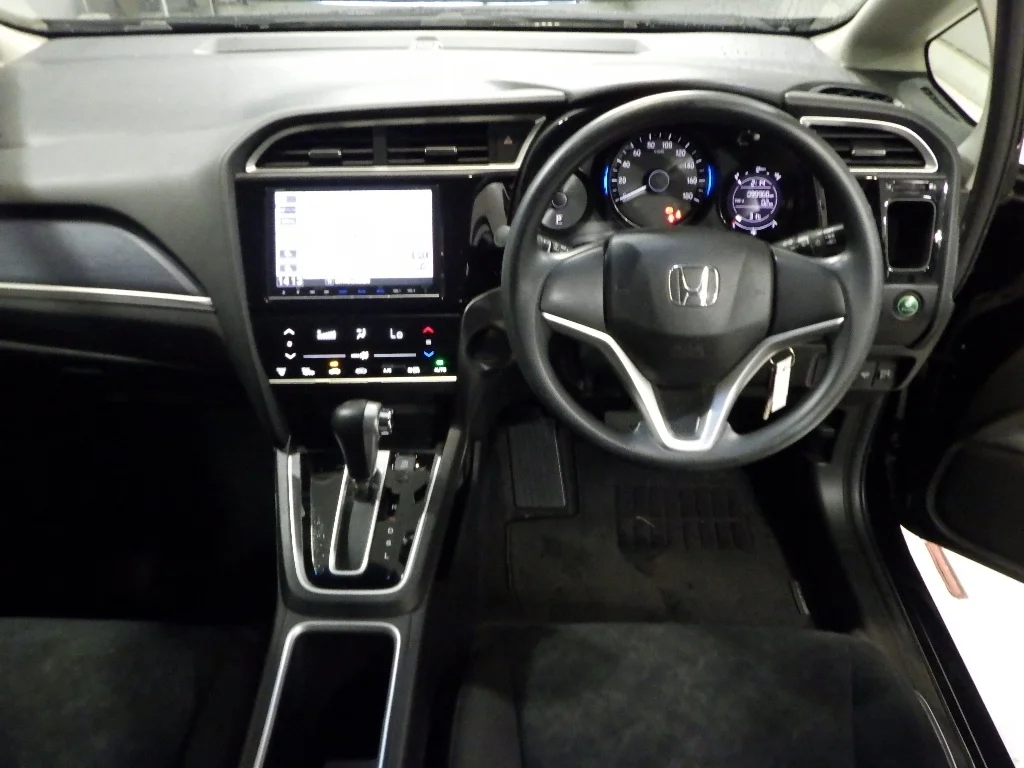 Honda Shuttle  с аукциона в Японии