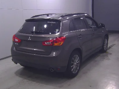 MITSUBISHI RVR