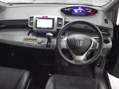 HONDA FREED SPIKE