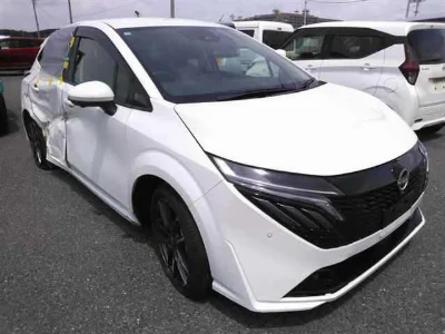 NISSAN AURA