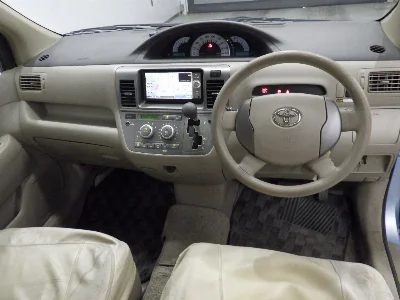TOYOTA RAUM