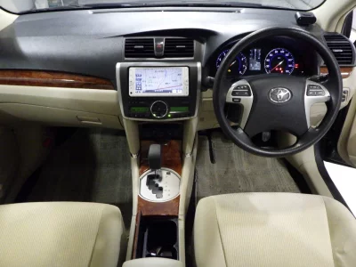 TOYOTA PREMIO