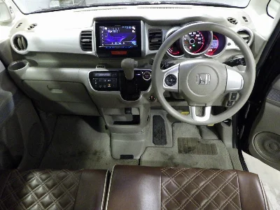 HONDA N BOX SLASH