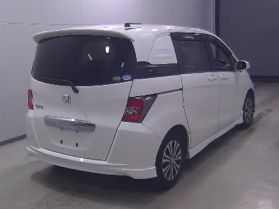HONDA FREED SPIKE