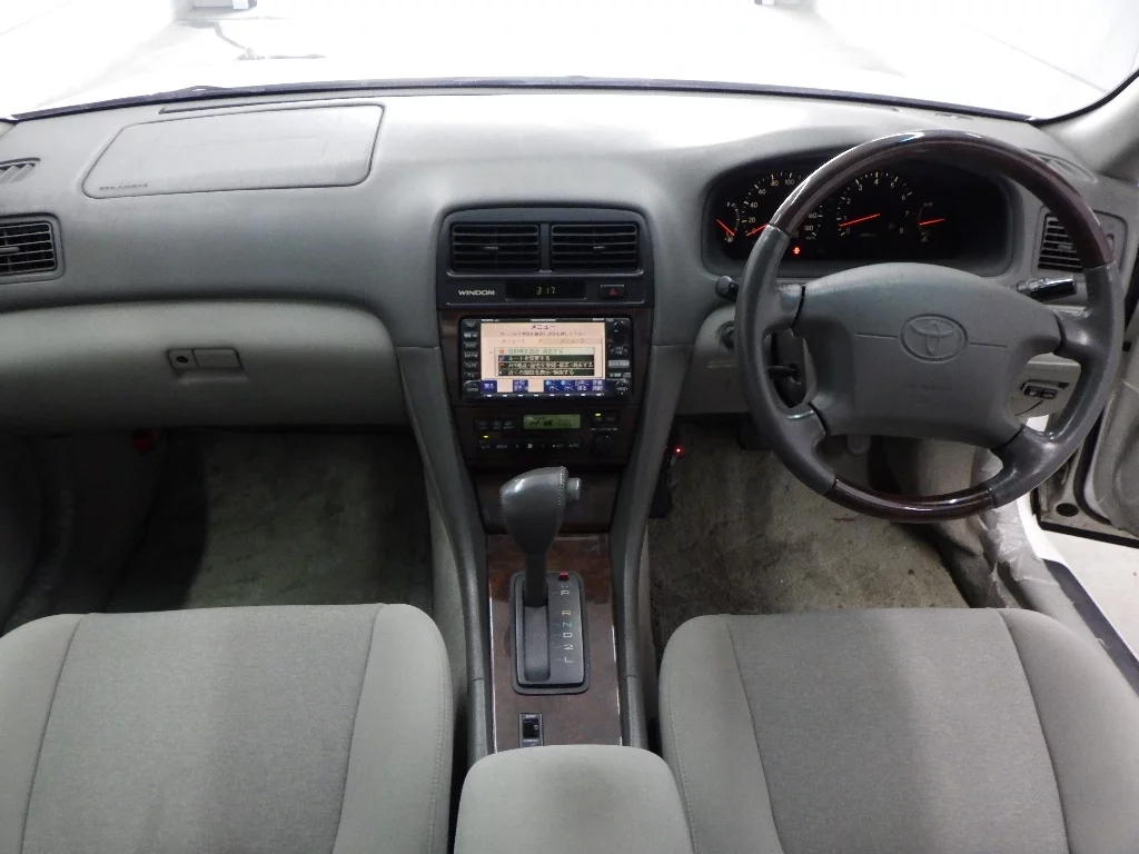 Toyota Windom  с аукциона в Японии