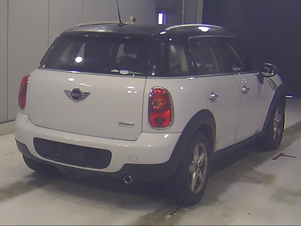 Mini MINI CROSSOVER  с аукциона в Японии