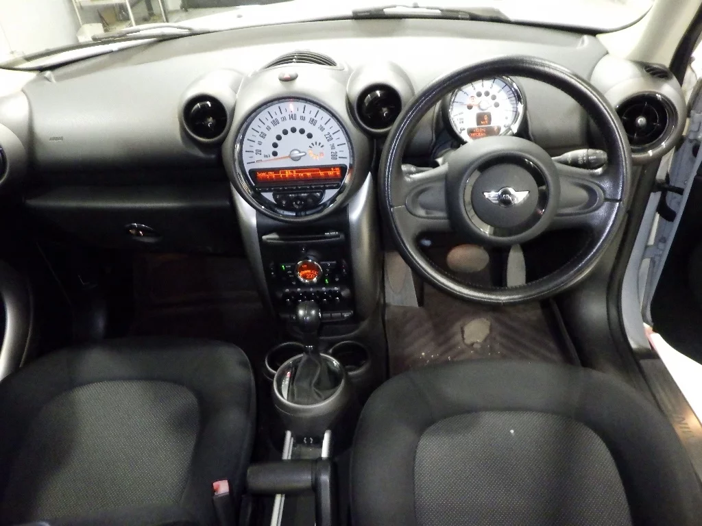 Mini MINI CROSSOVER  с аукциона в Японии