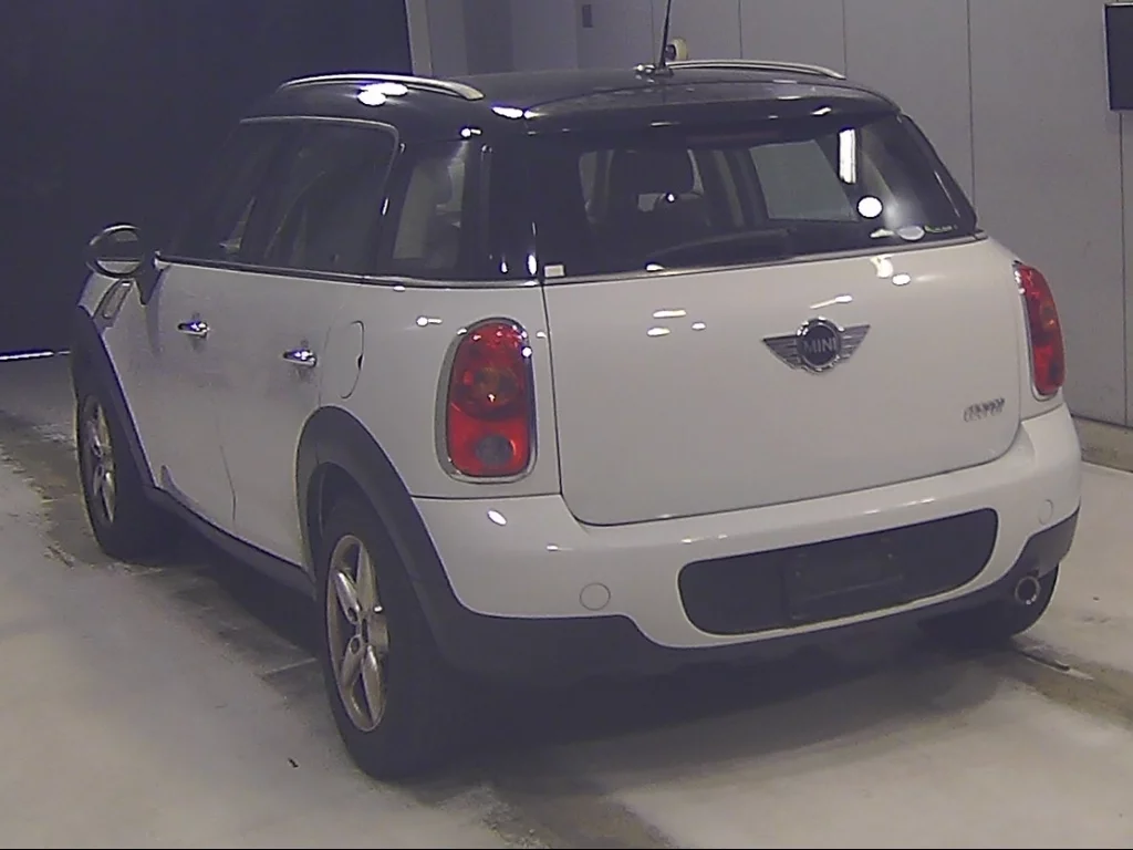 Mini MINI CROSSOVER  с аукциона в Японии