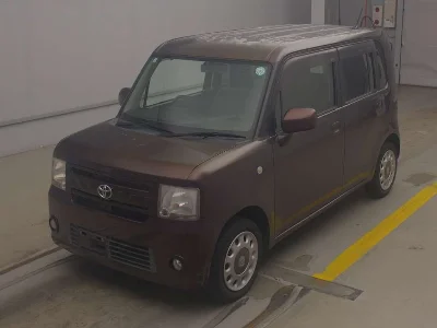 TOYOTA PIXIS SPACE