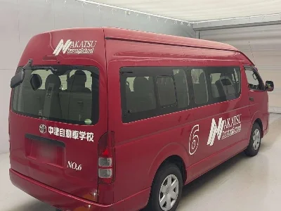 TOYOTA HIACE