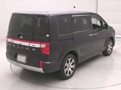 MITSUBISHI DELICA D5