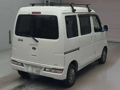 TOYOTA PIXIS VAN