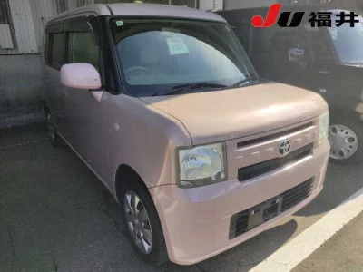 TOYOTA PIXIS SPACE