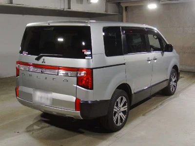 Mitsubishi DELICA D5