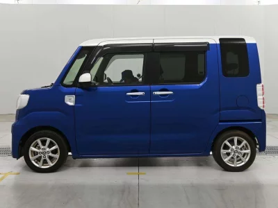 Toyota Pixis Mega
