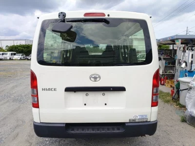 TOYOTA HIACE VAN