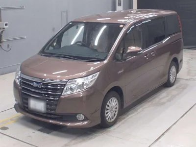 TOYOTA NOAH