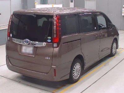 TOYOTA NOAH