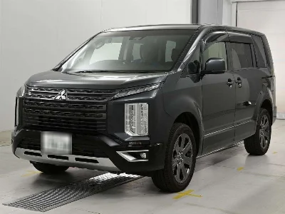 Mitsubishi DELICA D5