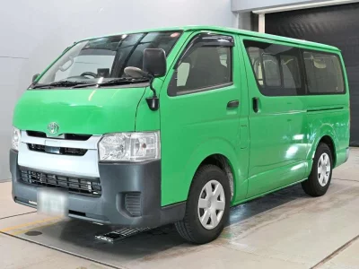 TOYOTA REGIUS VAN