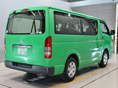 TOYOTA REGIUS VAN