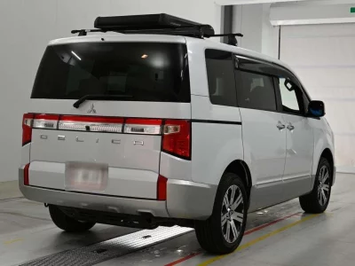 Mitsubishi DELICA D5