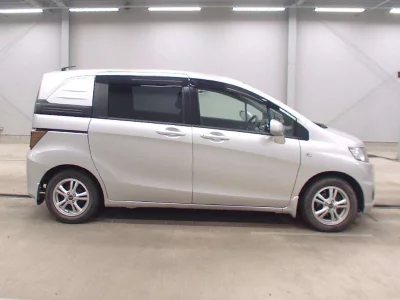 Honda Freed Spike