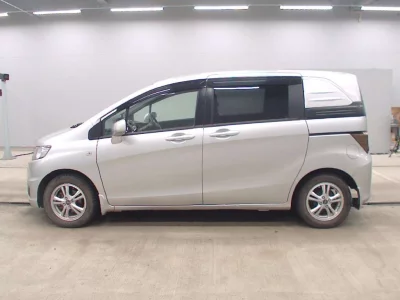 Honda Freed Spike