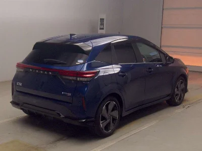 Nissan Aura