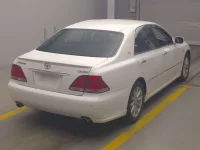 Цена авто Toyota Crown с аукционов Японии, номер кузова GRS182, пробег 97 000, оценка 6