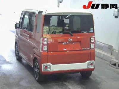 DAIHATSU WAKE