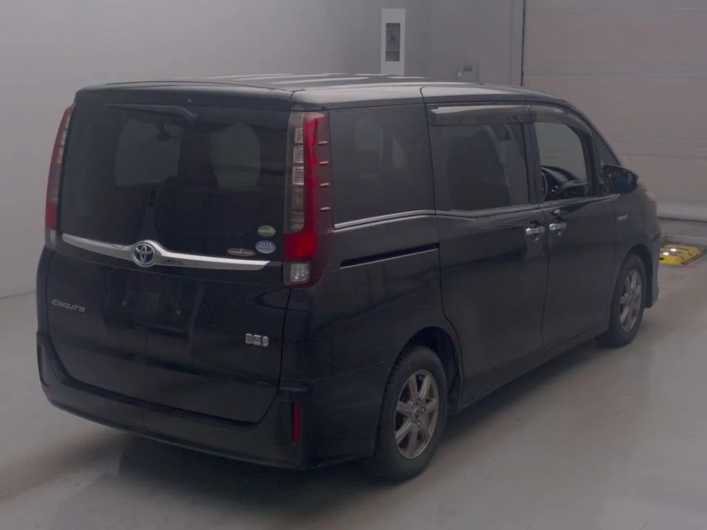 Toyota Esquire  с аукциона в Японии