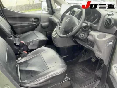 MITSUBISHI DELICA D3