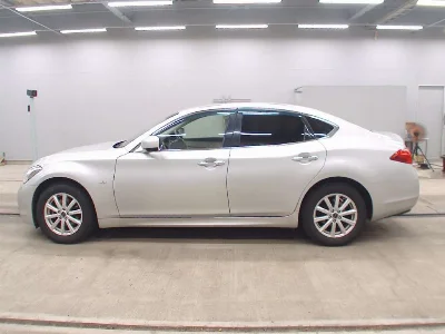 NISSAN FUGA