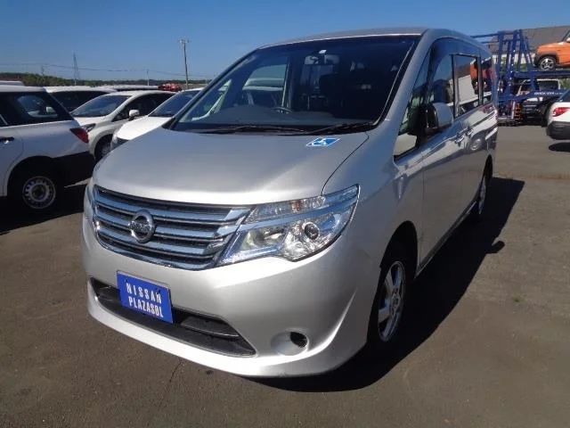Nissan Serena  с аукциона в Японии