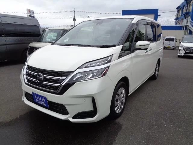 Nissan Serena  с аукциона в Японии