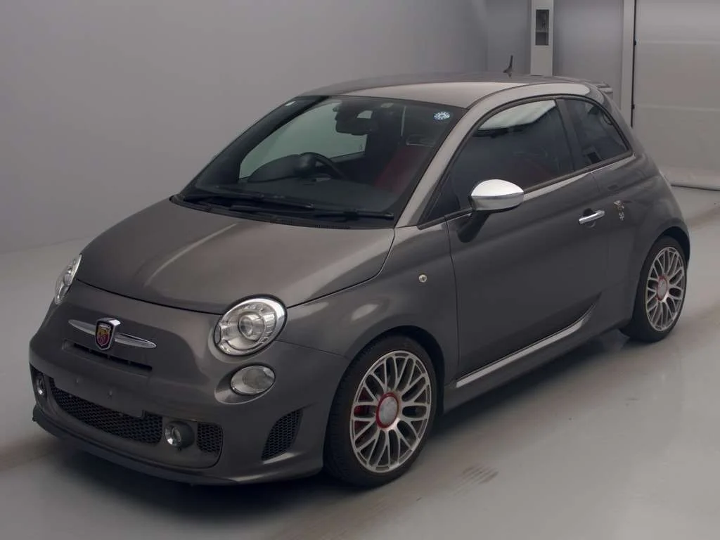 Abarth 595  с аукциона в Японии