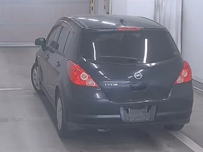 NISSAN TIIDA