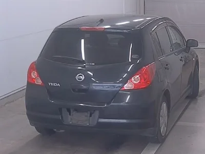 NISSAN TIIDA