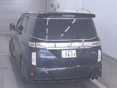 NISSAN ELGRAND