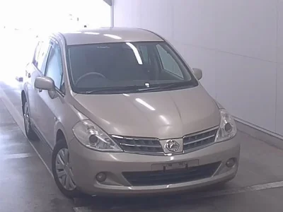 NISSAN TIIDA
