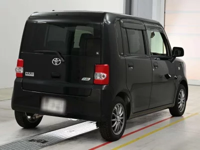 Toyota Pixis Space