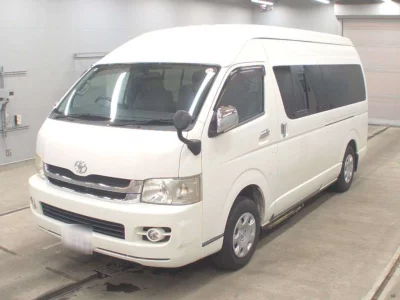TOYOTA HIACE
