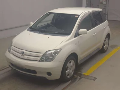 TOYOTA IST