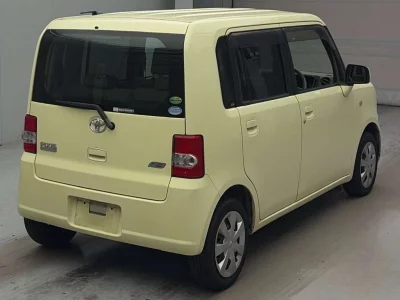 Toyota Pixis Space