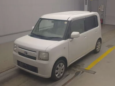 TOYOTA PIXIS SPACE